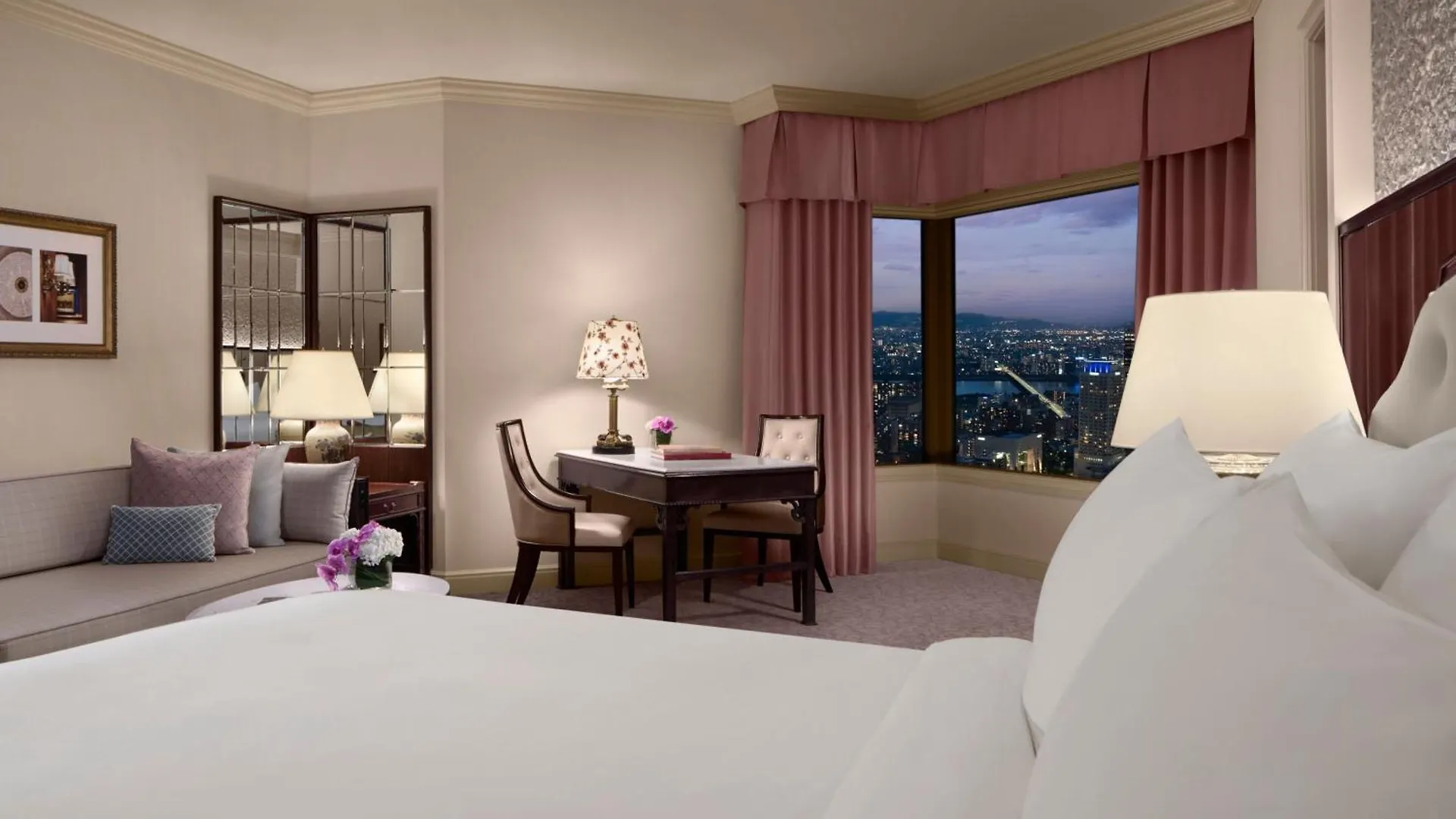 The Ritz-Carlton Osaka Hotel